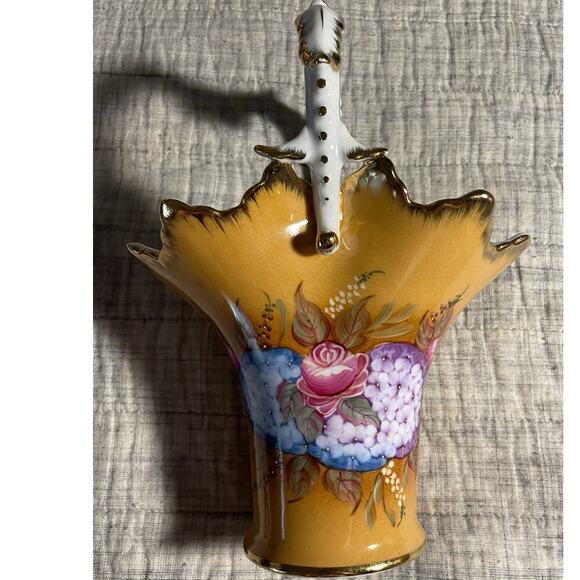 Vintage Vase - Ornate Handle - Yellow Floral - Scalloped Rim - Hand-Painted -EUC - Picture 12 of 13
